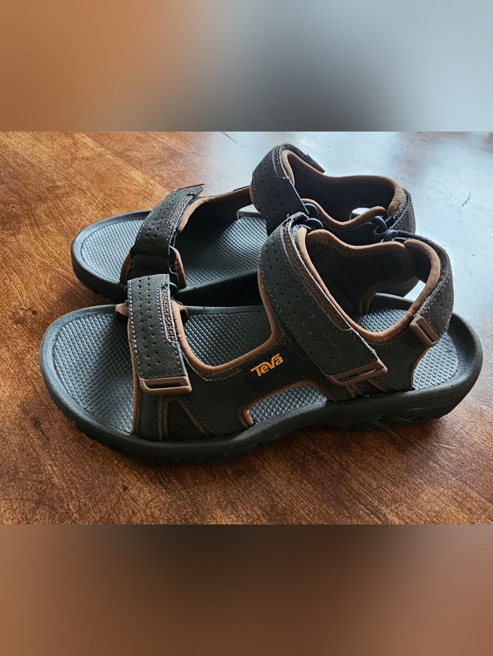 NEW Teva Brown & Black Leather Ketavi Hiking Sandals Size 7 Men's